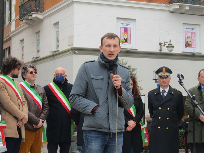 "Cities stand with Ukraine", in piazza Sisto i sindaci del savonese lanciano un messaggio di pace (FOTO E VIDEO) "Cities stand with Ukraine", in piazza Sisto i sindaci del savonese lanciano un messaggio di pace (FOTO E VIDEO)