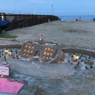Arte in spiaggia a Borghetto Santo Spirito (FOTONOTIZIA)