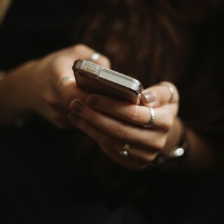 Perché trascorriamo così tanto tempo online?