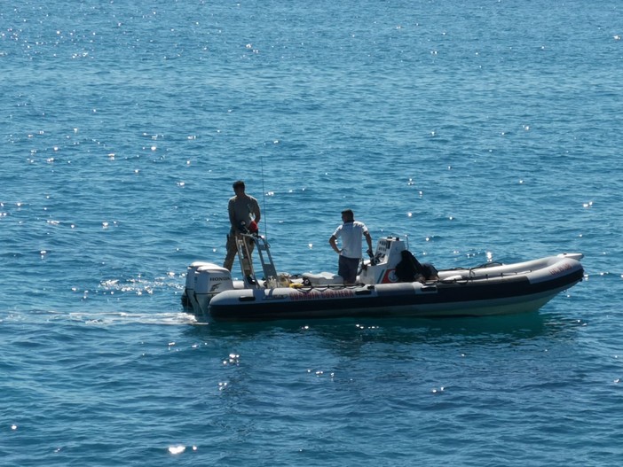 Ordigno bellico inesploso sui fondali di Pietra Ligure? Ricerche della Guardia Costiera (FOTO e VIDEO) Ordigno bellico inesploso sui fondali di Pietra Ligure? Ricerche della Guardia Costiera (FOTO e VIDEO)