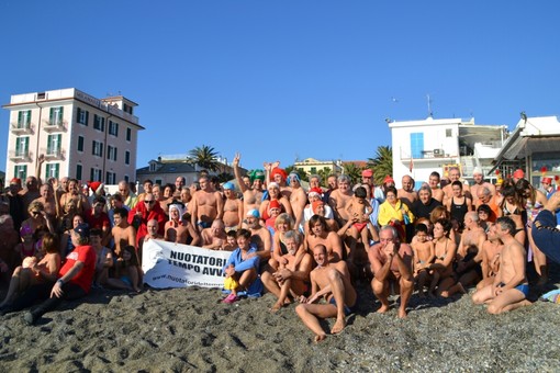 Spotorno, in 224 al tuffo di fine anno Spotorno, in 224 al tuffo di fine anno