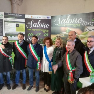 Grande presenza di pubblico all'inaugurazione del 14° Salone dell'Agroalimentare Ligure a Finalborgo Grande presenza di pubblico all'inaugurazione del 14° Salone dell'Agroalimentare Ligure a Finalborgo