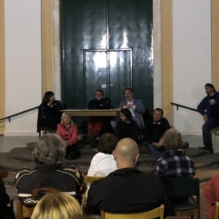 Assemblea pubblica a Casanova, il sindaco di Varazze Bozzano: "C’è chi vuole strumentalizzare l’incontro e giocoforza accresce confusione" Assemblea pubblica a Casanova, il sindaco di Varazze Bozzano: "C’è chi vuole strumentalizzare l’incontro e giocoforza accresce confusione"