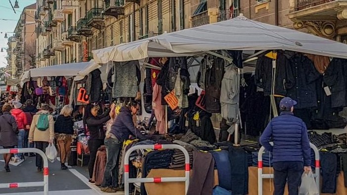 Savona 2021, mercato del lunedì, Ravera (Sinistra per Savona): “Il trasferimento causa problemi e lascia scontenti tutti. Urgente confronto con associazioni di categoria” Savona 2021, mercato del lunedì, Ravera (Sinistra per Savona): “Il trasferimento causa problemi e lascia scontenti tutti. Urgente confronto con associazioni di categoria”