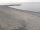 Celle e la spiaggia libera dei Piani in versione francese: posizionati i paletti e le corde (FOTO E VIDEO)