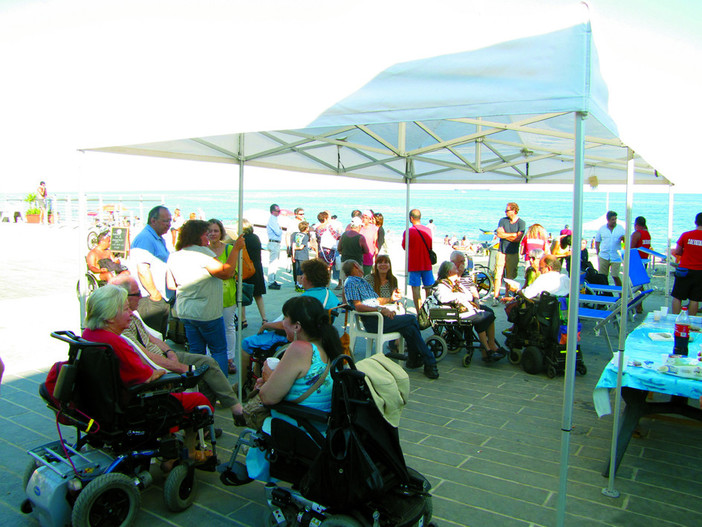 Riapre "Scaletto senza Scalini" alle Fornaci di Savona, dopo alcuni intoppi la spiaggia savonese torna ad essere accessibile