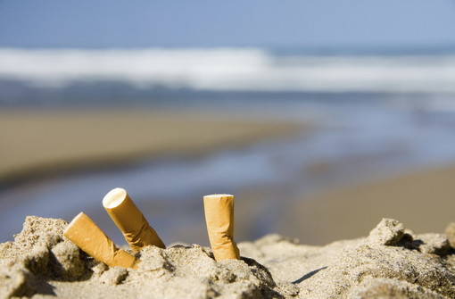 Loano, ordinanza del sindaco: vietato fumare sulle spiagge