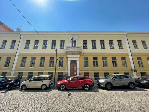 Classi al freddo nella scuola primaria di Vado: disposta la sospensione dell'attività didattica Classi al freddo nella scuola primaria di Vado: disposta la sospensione dell'attività didattica