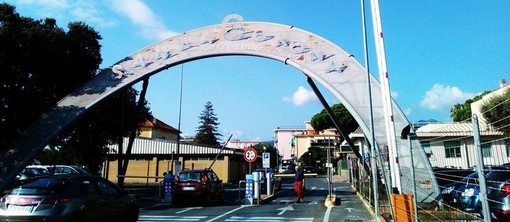 Giustenice, anziano cade dalle scale e sbatte la testa: trasportato in codice rosso al Santa Corona Giustenice, anziano cade dalle scale e sbatte la testa: trasportato in codice rosso al Santa Corona