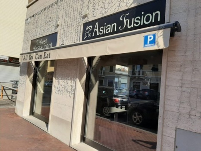 Cluster Savona, Toti: "Sotto controllo, oggi 5 nuovi casi legati al ristorante. In totale 50 positivi: 2 ospedalizzati e 1150 i tamponi effettuati" Cluster Savona, Toti: "Sotto controllo, oggi 5 nuovi casi legati al ristorante. In totale 50 positivi: 2 ospedalizzati e 1150 i tamponi effettuati"