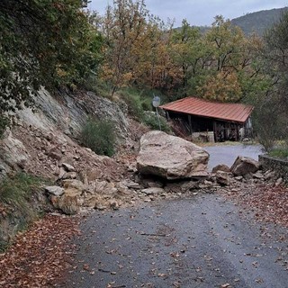 Maltempo, a Giustenice smottamento in via Castello
