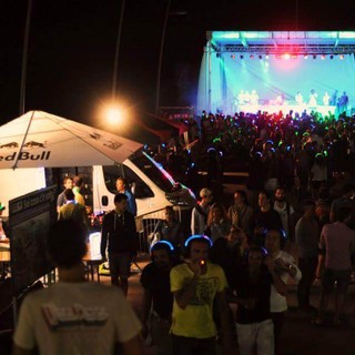 A Varazze, il 2 Luglio ritorna la Silent Bomb: è conto alla rovescia per la silent disco sul mare