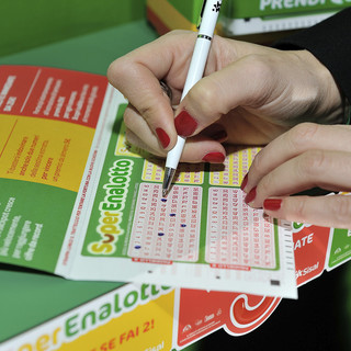 SuperEnalotto, la dea bendata bacia Pietra Ligure: centrato un "5" da oltre 43mila euro