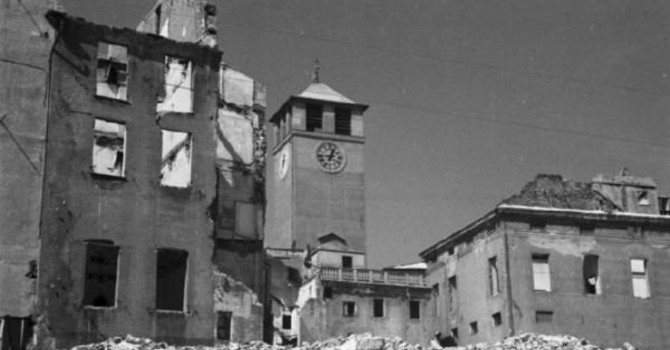 Savona, una targa per le 116 vittime del bombardamento del 30 ottobre 1943 Savona, una targa per le 116 vittime del bombardamento del 30 ottobre 1943