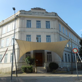 Savona, 400mila euro per il rifacimento dei controsoffitti della scuola di via Verdi: al via i lavori Savona, 400mila euro per il rifacimento dei controsoffitti della scuola di via Verdi: al via i lavori