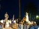 Il saluto della statua di San Pietro al monumento ai marinai sul lungomare Migliorini
