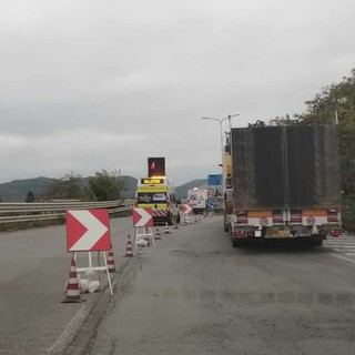 Caos lavori sulla strada di scorrimento, Olivieri non ci sta: “Dai sindaci ricostruzione parziale”