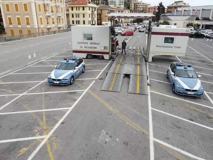 Stop alla circolazione per due autobus a Varazze, la minoranza e il gruppo misto attaccano: "Situazione sfuggita di mano al nostro impacciato sindaco"