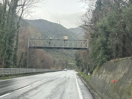 Albisola e Stella, addio al vecchio Pannello a Messaggio Variabile: ha funzionato solo un giorno in oltre 30 anni