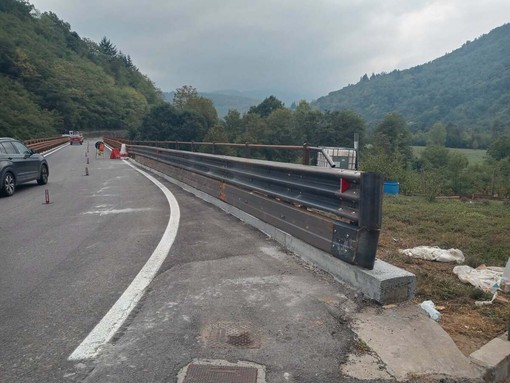 Sp 51, completata l’installazione dei nuovi guardrail sul ponte in località Acquafredda Sp 51, completata l’installazione dei nuovi guardrail sul ponte in località Acquafredda