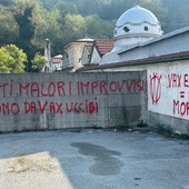 Scritte no vax al cimitero e insulti online: il sindaco di Carcare denuncia gli haters Scritte no vax al cimitero e insulti online: il sindaco di Carcare denuncia gli haters