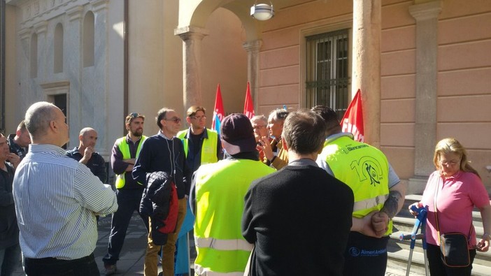 Energetica Ambiente non paga TFR e straordinari, sciopero dopo Pasqua. Paparusso: “Che l'azienda se ne vada” Energetica Ambiente non paga TFR e straordinari, sciopero dopo Pasqua. Paparusso: “Che l'azienda se ne vada”