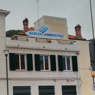 Scossone nella Servizi Ambientali, arrivano le dimissioni della presidente Scosseria: "Il mio modo di intendere il ruolo non è e non può essere quello di semplice notaio di decisioni altrui"