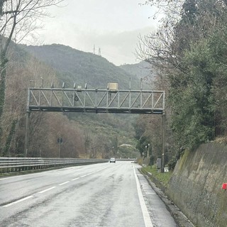 Albisola e Stella, addio al vecchio Pannello a Messaggio Variabile: ha funzionato solo un giorno in oltre 30 anni