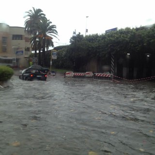 Albenga: allagamenti e strade chiuse, i primi disagi del maltempo