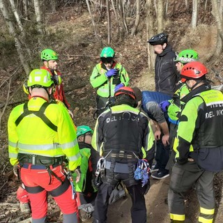 Caduta sul sentiero Rollercoaster: biker svizzero recuperato con l'elisoccorso