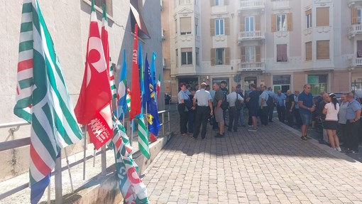 Sciopero Tpl Linea, presidio dall'azienda e incontro dal Prefetto: "Esposto criticità sui contratti e il tema degli autisti 'controllori'" (FOTO)