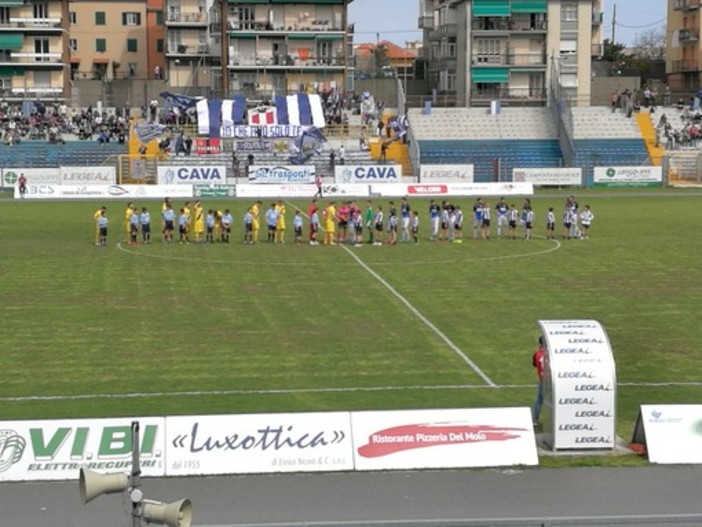 Calcio, Savona - Albissola. Il club biancoblu potrebbe chiedere la ripetizione della partita per errore tecnico, nel mirino il rigore che ha deciso il match Calcio, Savona - Albissola. Il club biancoblu potrebbe chiedere la ripetizione della partita per errore tecnico, nel mirino il rigore che ha deciso il match