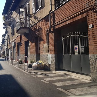 Albenga, parte la differenziata ed è subito caos (FOTO)
