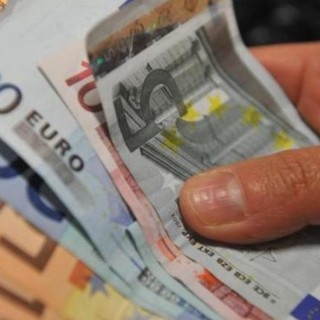 Da gennaio amara sorpresa in busta paga per molti lavoratori dipendenti: salta il "bonus Renzi"