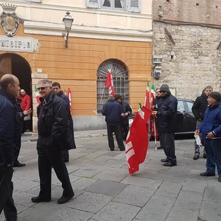 Tpl, il grido di lavoratori e utenti arriva forte da Albenga. Nari: " Tagli ai bus verso l’Ospedale"