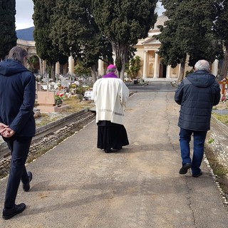 Albenga, nuovi loculi al cimitero di Leca: domande via posta o presso gli uffici comunali