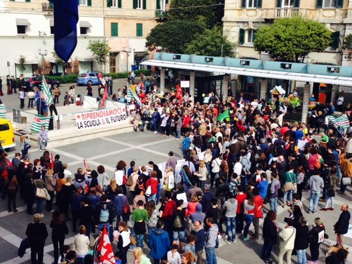 DDL scuola, voto definitivo mercoledì a Montecitorio: anche Savona protesta, domani presidio in piazza Sisto IV DDL scuola, voto definitivo mercoledì a Montecitorio: anche Savona protesta, domani presidio in piazza Sisto IV