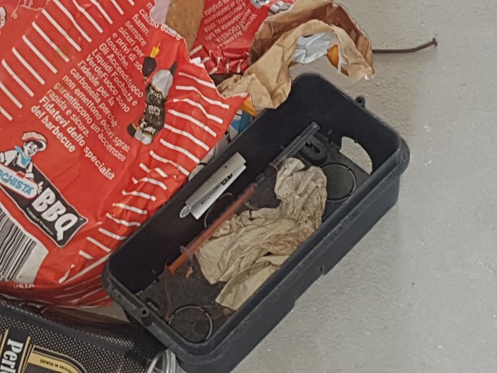 Palazzine di via Milano ad Albenga: il degrado continua (FOTO e VIDEO) Palazzine di via Milano ad Albenga: il degrado continua (FOTO e VIDEO)