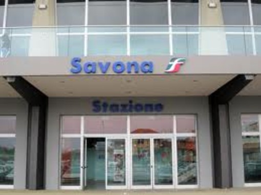 Savona, donna aggredita in stazione dall'ex compagno