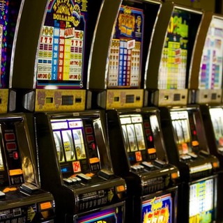Gioco d'azzardo, l'associazione Sapar attacca il sindaco di Cairo: "Ordinanza bizzarra e gravemente restrittiva" Gioco d'azzardo, l'associazione Sapar attacca il sindaco di Cairo: "Ordinanza bizzarra e gravemente restrittiva"