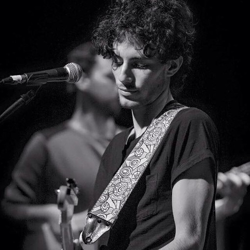 Il cantautore Sam Puppo suona a Ceriale Il cantautore Sam Puppo suona a Ceriale