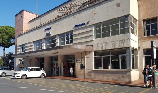 Albenga, in Consiglio comunale un ordine del giorno sul degrado della stazione ferroviaria