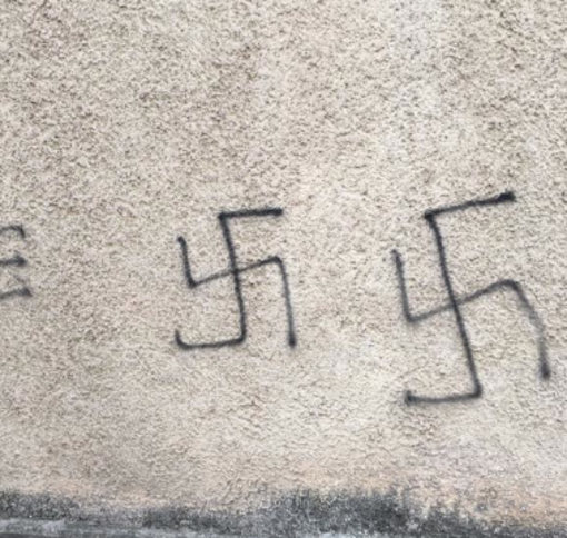 Svastiche sui muri del Ferraris Pancaldo, l'ITIS ai vandali: &quot;Nostra cultura antifascista, state lontani dalla nostra casa, luogo dell'accoglienza&quot;