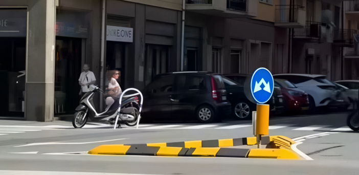 Savona, Corso Tardy e Benech, arrivano le isole spartitraffico agli incroci con via Giusti e via Calamaro Savona, Corso Tardy e Benech, arrivano le isole spartitraffico agli incroci con via Giusti e via Calamaro