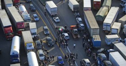 Psi Liguria: ripristinare i trasporti e si torni alla trattativa