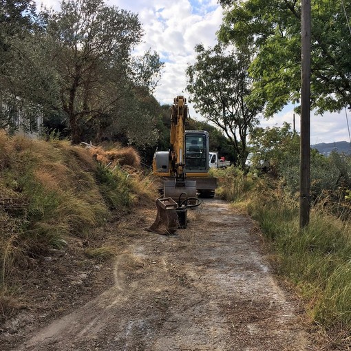 Spotorno, al via i lavori di ripristino della strada in località Beixi (FOTO)