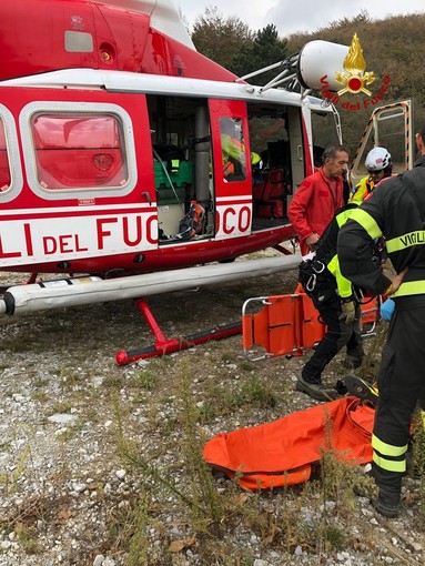 Biker in difficoltà nell'entroterra finalese: l'elisoccorso Drago lo ha trasportato in codice giallo al Santa Corona Biker in difficoltà nell'entroterra finalese: l'elisoccorso Drago lo ha trasportato in codice giallo al Santa Corona