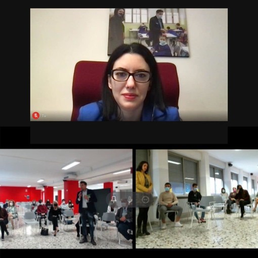 Azzolina incontra in video il Ferraris-Pancaldo di Savona: "Grazie per ciò che mi avete donato" Azzolina incontra in video il Ferraris-Pancaldo di Savona: "Grazie per ciò che mi avete donato"