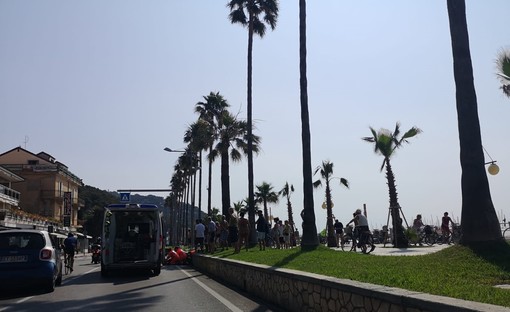 Andora, scontro tra moto e furgoncino sulla via Aurelia