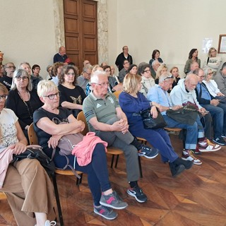 Porta porta a Savona, la protesta dei savonesi arriva in consiglio comunale. Il presidente Lirosi sospende la seduta